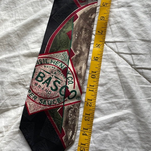 Men’s Tabasco Hot Sauce Food Fun Unique Themed 100% Silk Tie - Picture 1 of 6
